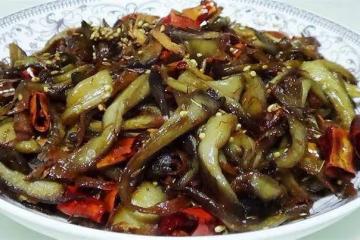 平菇新吃法，一道香辣平菇，只要炒就可以做好，香辣好吃，收藏了