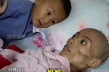 男孩一遍遍呼喚癌症晚期的母親,孩子父親:妻子才28歲,很心酸