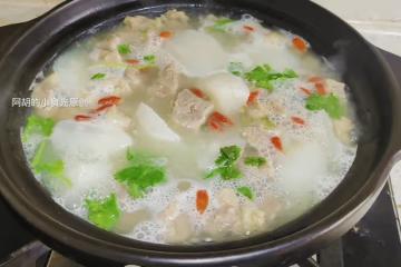 雞湯骨湯靠邊站，秋天最該喝這碗湯！多為家人煲一鍋，肉嫩湯鮮、不油膩