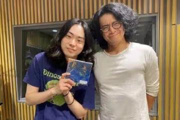 菅田將暉婚後近照曝光，與小栗旬合照被嘲「邋遢男人」