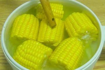 點贊60萬的KFC玉米棒，肯德基老員工教你在家做，味道真的一樣
