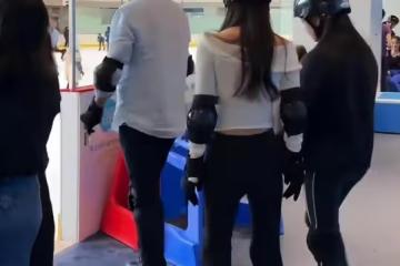 大S女兒再次露面,10歲玥兒教爸爸玩滑冰,牽著汪小菲的手好暖心