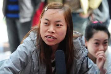 鳳姐近照曝光,身材發福模樣大變,退居幕後竟過上平凡幸福生活?