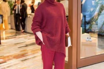 梅婷新剪了超短髮年輕18歲,一身酒紅色穿搭亮相,美得像換了個人