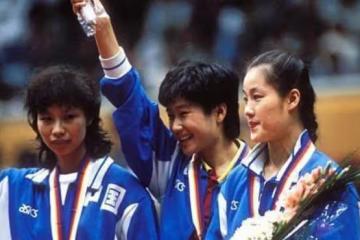 她曾擊敗過鄧亞萍，卻因不讓球退出國家隊，隨後歸化到日本國家隊