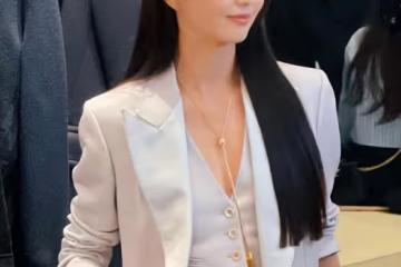 當32歲肖戰跟32歲周冬雨站一起，我才徹底明白，什麼叫頂級自律
