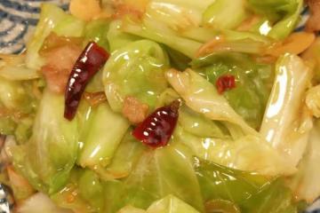 家常手撕包菜這樣做比肉還好吃