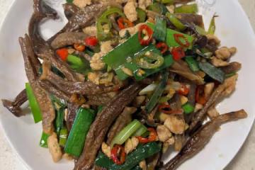 鹿茸菇炒肉