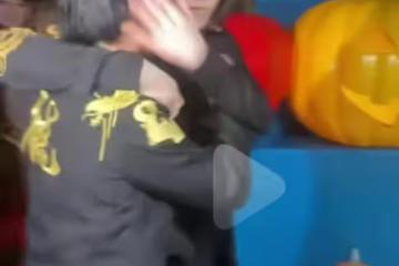 還沒紅就飄了?李小龍模仿者被向佐扇巴掌,向佐:不要利用我的善意