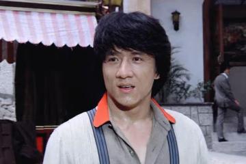 成龍痛悼李麗麗，昔日姐弟情深，今昔天人永隔，回憶殺令人淚目