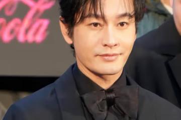 東京電影節，修身禮服裙「裹身」的何超瓊，詮釋了什麼叫美不自知