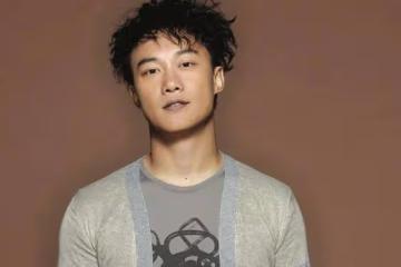 陳奕迅直播「爭寵」女兒偶像，咖位之爭還是幽默自嘲？網友熱議