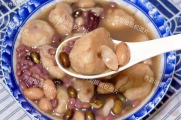 建議中老年人:條件允許,早餐多吃4種食物,比喝豆漿營養