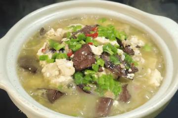 豆腐和它天生一對,比大魚大肉強!簡簡單單燜一鍋,特軟嫩、燙嘴也要搶著吃