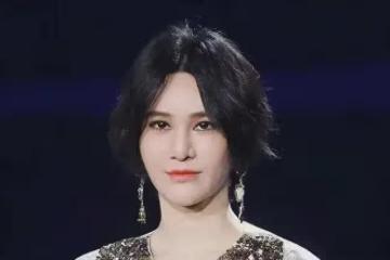 尚雯婕的時尚女人穿搭,為何總給人換臉的既視感,她真的動臉了嗎