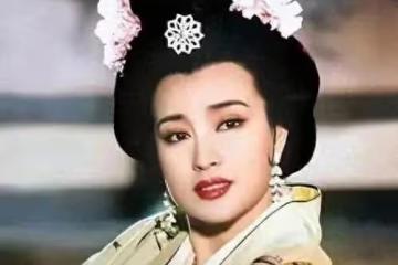 出軌對象曝光!74歲劉曉慶評論區淪陷,本人坦言：我現在正是年華