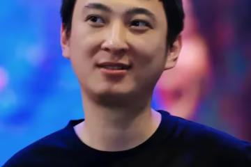 喬任梁風波後王思聰現身!被路人偷拍後急眼對質,同行美女被嚇到