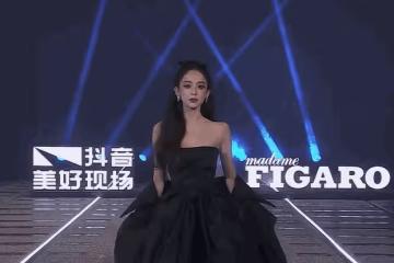 北京這一夜:古力娜扎豐滿有料,關曉彤又壯了,我卻被李一桐驚艷