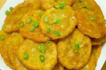 土豆不要炒著吃，教你新吃法，外脆里糯，能當零食能下飯，真解饞