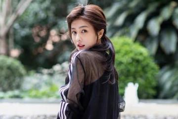 趙露思白鹿同場亮相，顏值比拼還是氣質對決，誰贏麻了？