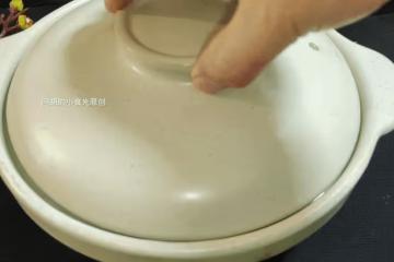 是時候吃此菜了,水裡長出的時鮮貨!隨手燜一鍋,時令鮮蔬、一口粉糯鮮香