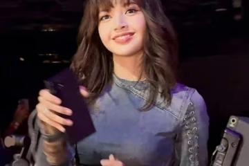Lisa太適合演菲傭了!美劇造型土氣本色出演,王一博同款法令紋搶鏡