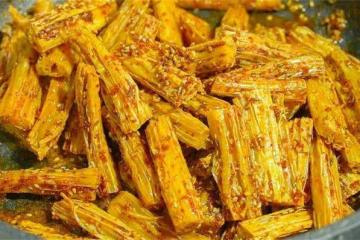 腐竹這樣做太好吃了，不用炒不涼拌，香辣又解饞，比吃肉都過癮