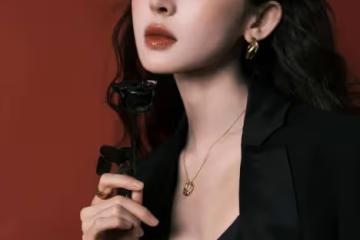 娜扎穿灰色西裝露出事業線！膚白貌美性感魅力驚人