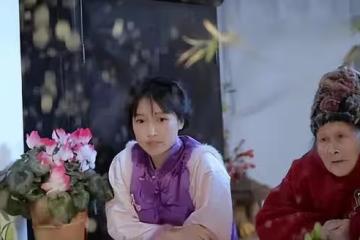 李子柒更新第三條視頻:為粉絲唱了一首歌,製作蠶絲絨花慶祝生日