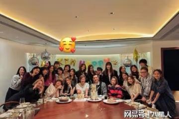 baby特意為經紀人Kim媽大擺宴席慶生!黃曉明47歲生日卻無人問津