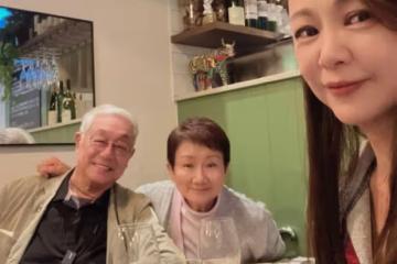 87歲曾江與外甥女王馨平聚會,感情深厚似父女,跟兒子卻感情疏離