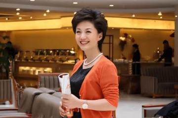 央視主持人海霞亮「新身份」，丈夫是大名鼎鼎的他，女兒比媽更美