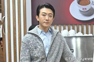 懷秋演活《大橋頭》蠍子哥：小朋友不認識大嘴巴⋯　自爆膝蓋退化恐開刀