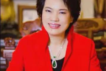 從18歲擺攤到身家800億，再到負債489億，她秘訣是什麼？