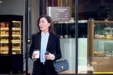 佘詩曼深圳開工拍新劇！Fit爆四眼律師造型曝光