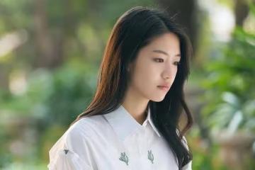 向涵之街頭抽菸被曝光,個人形象受質疑,公眾人物行為規範成焦點