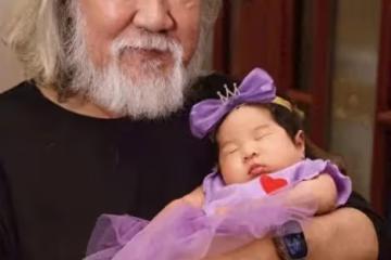 73歲張紀中為女兒慶滿月!小龍珠越像爸爸,杜星霖剛出月子就瘦了