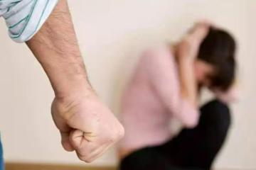 韓國國民女神家暴丈夫多年，無數次出軌被抓現行，大片照片曝光