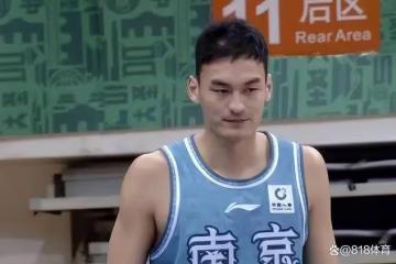 同曦中鋒劉東:我天賦平平必須開發新技能 我要靠這份收入養家餬口