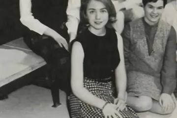 1965年,18歲的希拉蕊照片:皮膚水潤,冰肌玉骨,美的不可方物