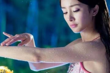 女明星穿肚兜:柳岩不算啥,楊冪最有料,最迷人的是她