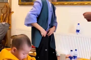 大衣哥送孫兒玩具,兒媳婦陳萌懂得謙讓,一家人好溫馨