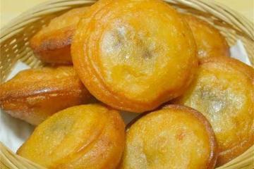 手不碰面,教你做懶人炸糕,不露餡不破皮,一個勺子就搞定,解饞