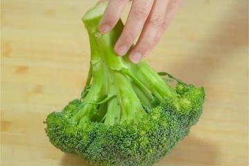 西蘭花千萬別用清水洗，等於吃蟲卵，教你清洗竅門，髒東西全跑光