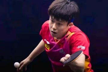 王楚欽3比1戰勝弗朗西斯卡,還把對手拍子打掉了?