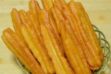不用泡打粉，教你做健康豆奶小油條，在家也能做大廚，個個空心