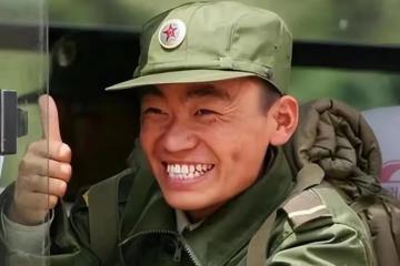 王寶強攜身高178的女友馮清與聚餐,網友坦言老王家基因有救了