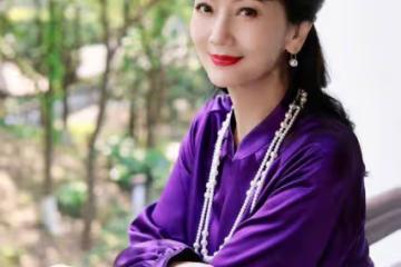 71歲趙雅芝近況曝光!現身友人聚會補過生日,身材苗條面部零皺紋