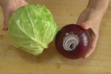 秋冬太冷不想出去買菜?家裡剩的包菜里加1個洋蔥,孩子超愛吃