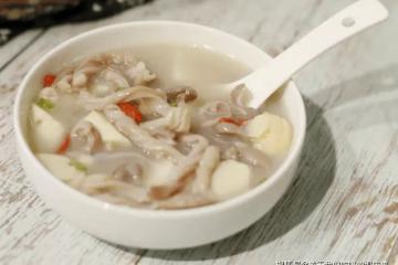 豬肚湯怎麼做？牢記「3個竅門」，湯色奶白，鮮香無腥，特別好喝